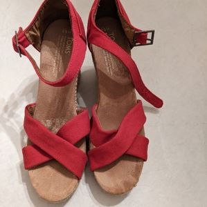Size 9 1/2 Toms wedge sandals